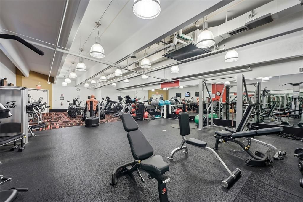 For Sale: $260,000 (1 beds, 1 baths, 980 Square Feet)