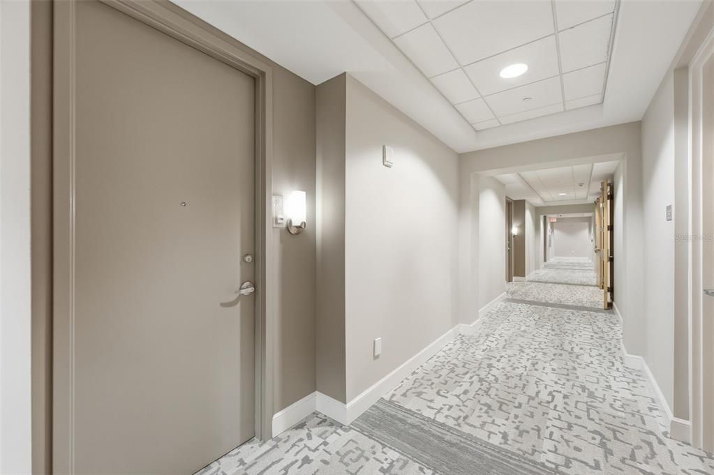 For Sale: $260,000 (1 beds, 1 baths, 980 Square Feet)
