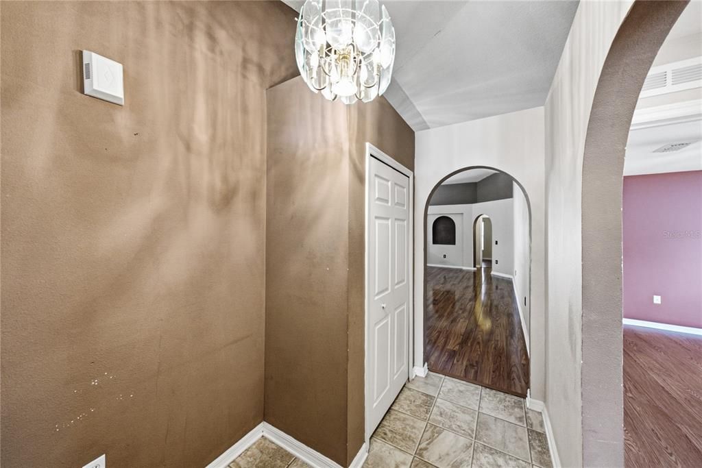 На продажу: $324,900 (4 спален, 2 ванн, 2012 Квадратных фут)