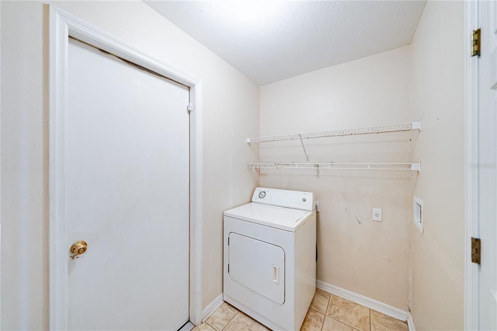 На продажу: $324,900 (4 спален, 2 ванн, 2012 Квадратных фут)