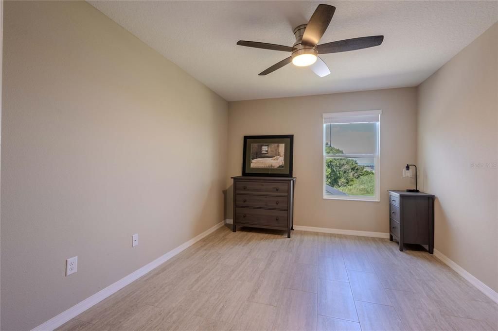 For Sale: $725,000 (5 beds, 4 baths, 3800 Square Feet)