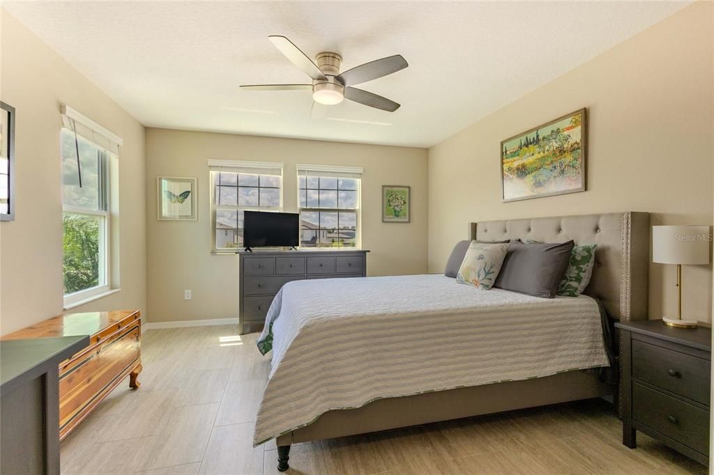 For Sale: $725,000 (5 beds, 4 baths, 3800 Square Feet)