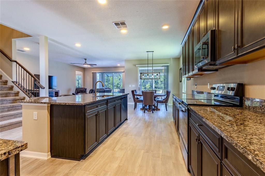 For Sale: $725,000 (5 beds, 4 baths, 3800 Square Feet)
