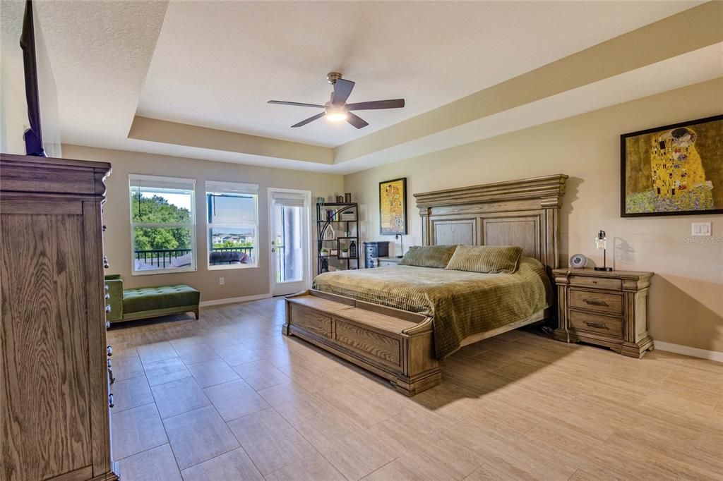 For Sale: $725,000 (5 beds, 4 baths, 3800 Square Feet)