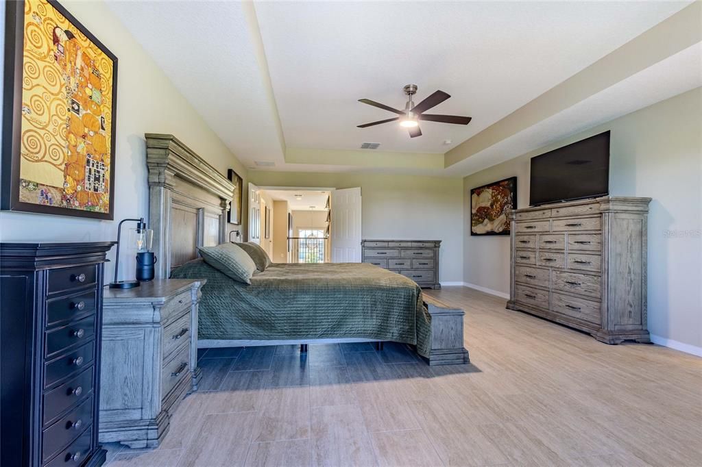For Sale: $725,000 (5 beds, 4 baths, 3800 Square Feet)