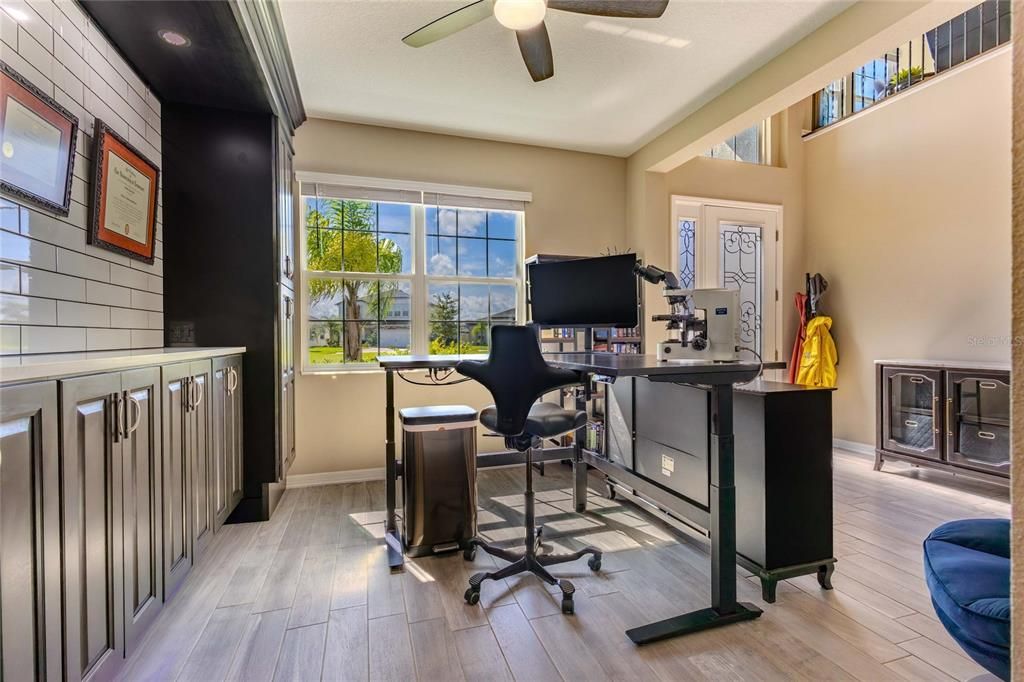 For Sale: $725,000 (5 beds, 4 baths, 3800 Square Feet)