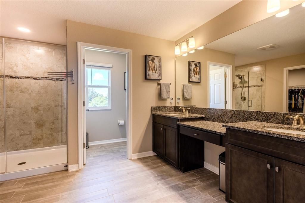 For Sale: $725,000 (5 beds, 4 baths, 3800 Square Feet)