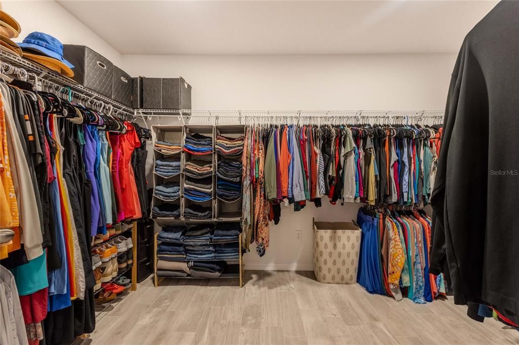 For Sale: $725,000 (5 beds, 4 baths, 3800 Square Feet)