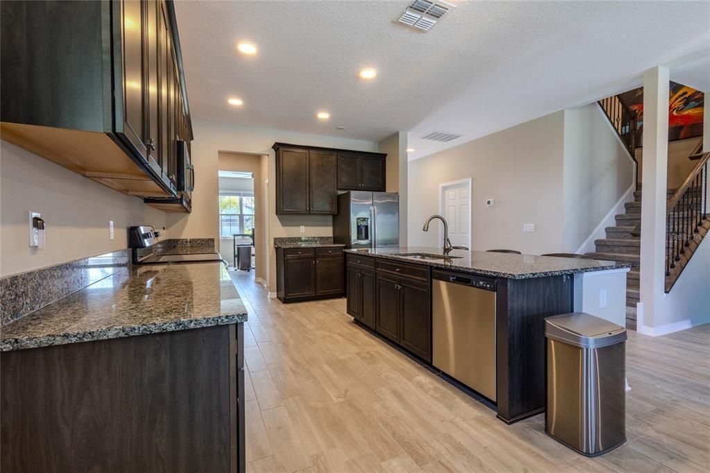 For Sale: $725,000 (5 beds, 4 baths, 3800 Square Feet)