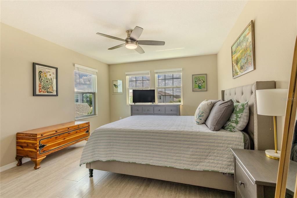 For Sale: $725,000 (5 beds, 4 baths, 3800 Square Feet)