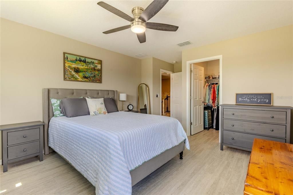 For Sale: $725,000 (5 beds, 4 baths, 3800 Square Feet)