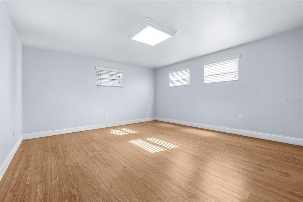 For Rent: $1,575 (3 beds, 1 baths, 1200 Square Feet)