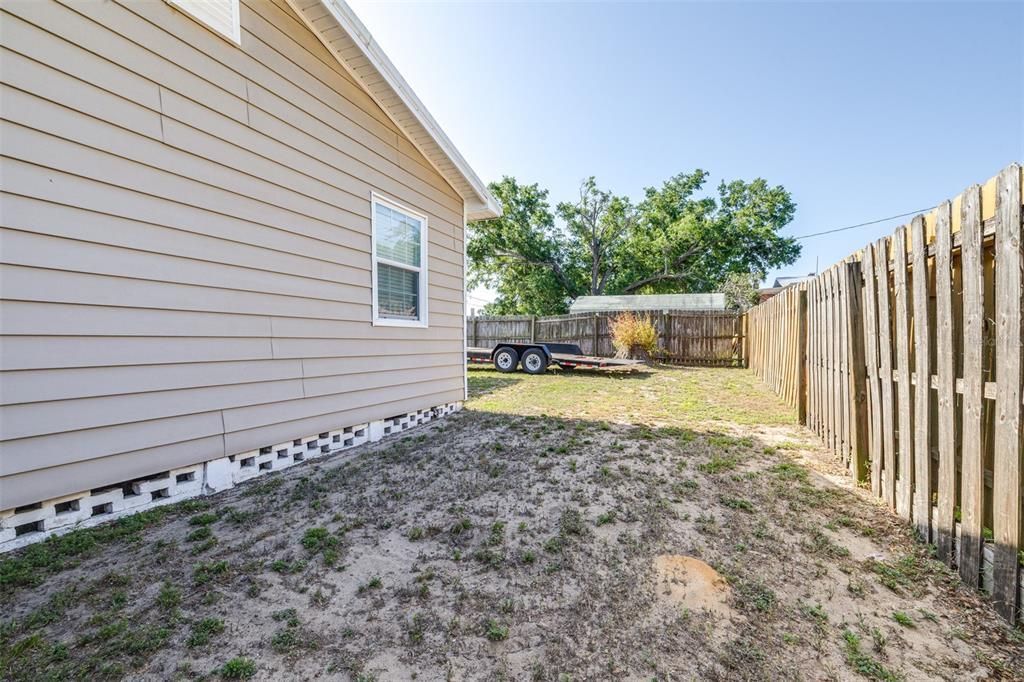 For Rent: $1,575 (3 beds, 1 baths, 1200 Square Feet)
