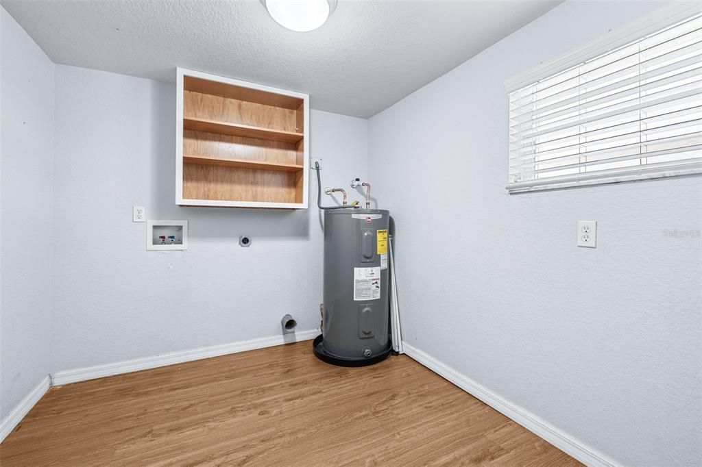 For Rent: $1,575 (3 beds, 1 baths, 1200 Square Feet)