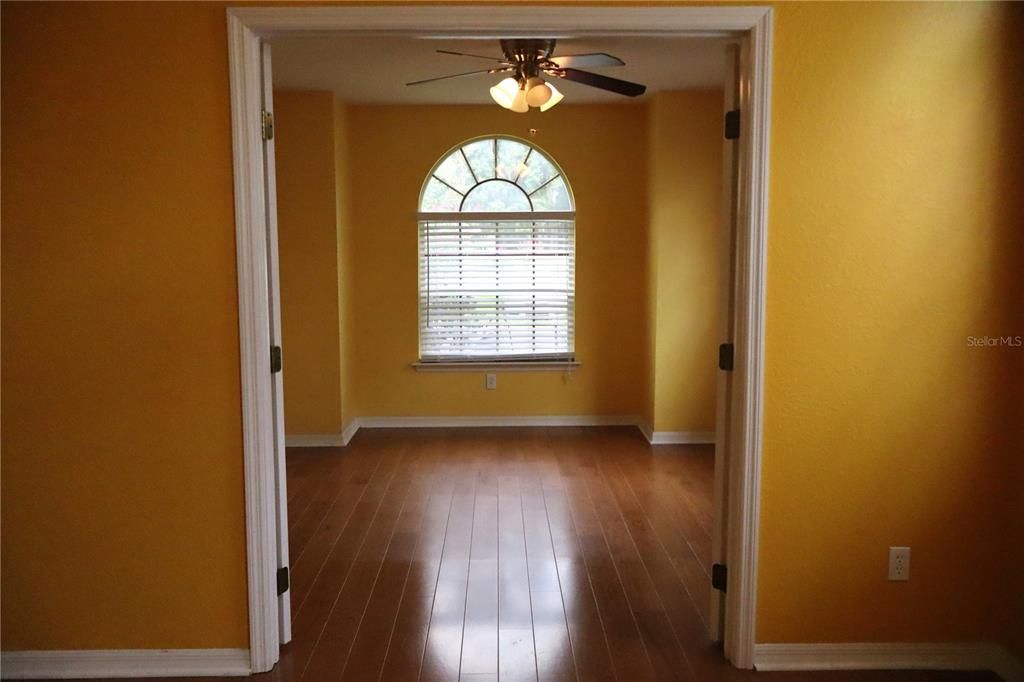 For Sale: $255,000 (2 beds, 2 baths, 1337 Square Feet)
