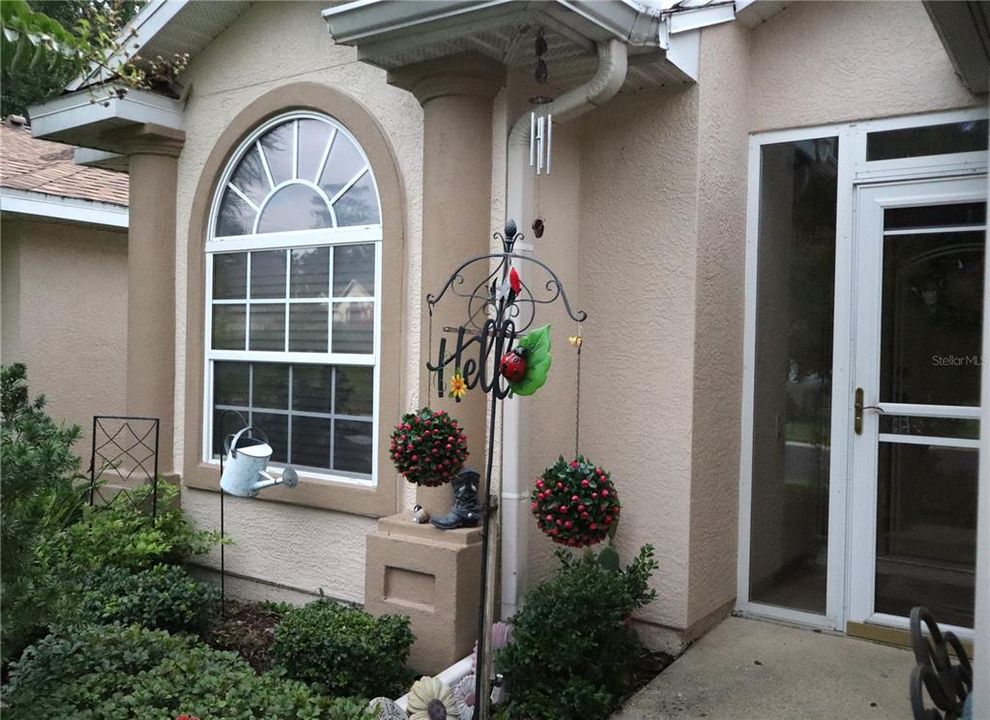 For Sale: $255,000 (2 beds, 2 baths, 1337 Square Feet)