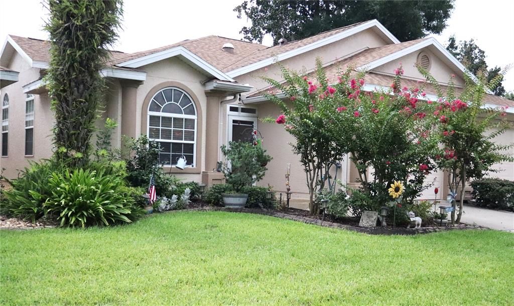 For Sale: $255,000 (2 beds, 2 baths, 1337 Square Feet)
