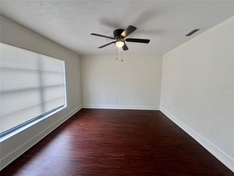 For Rent: $3,450 (4 beds, 2 baths, 1954 Square Feet)