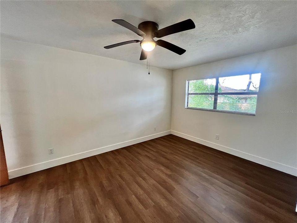For Rent: $3,450 (4 beds, 2 baths, 1954 Square Feet)