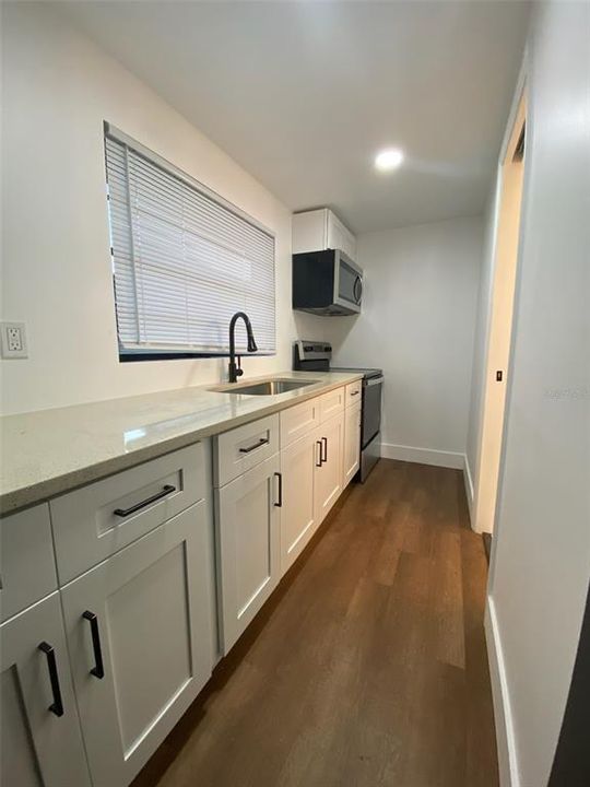 For Rent: $3,450 (4 beds, 2 baths, 1954 Square Feet)