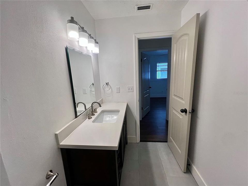 For Rent: $3,450 (4 beds, 2 baths, 1954 Square Feet)