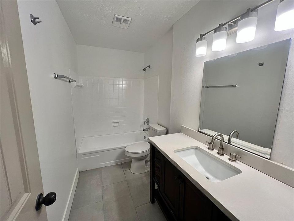 For Rent: $3,450 (4 beds, 2 baths, 1954 Square Feet)