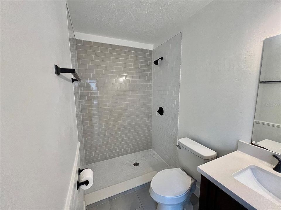 For Rent: $3,450 (4 beds, 2 baths, 1954 Square Feet)