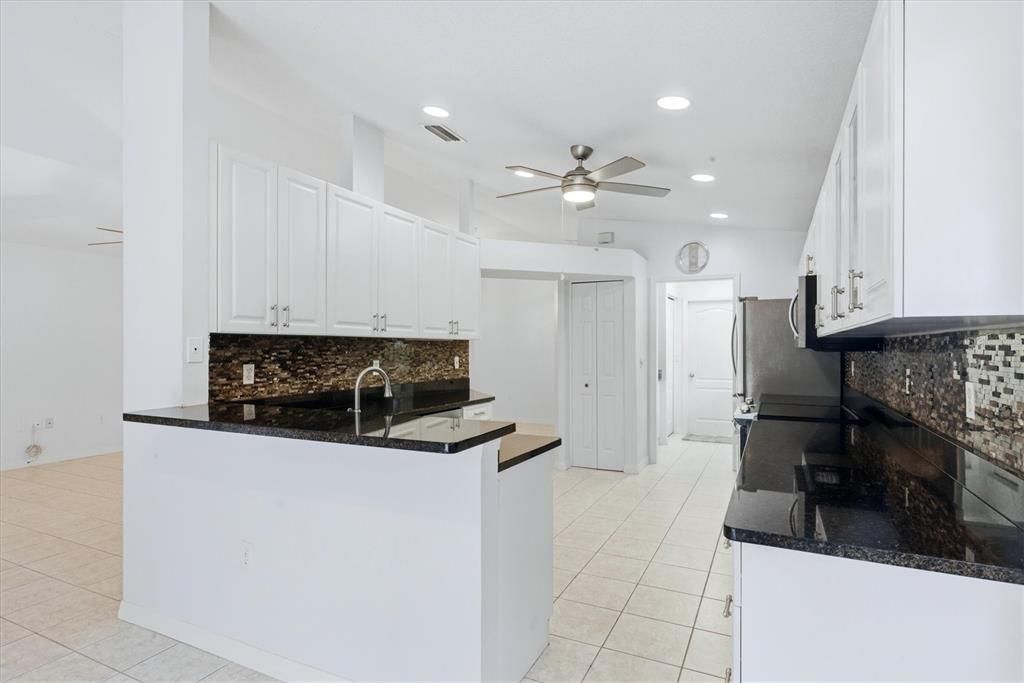 For Sale: $475,000 (3 beds, 2 baths, 1725 Square Feet)