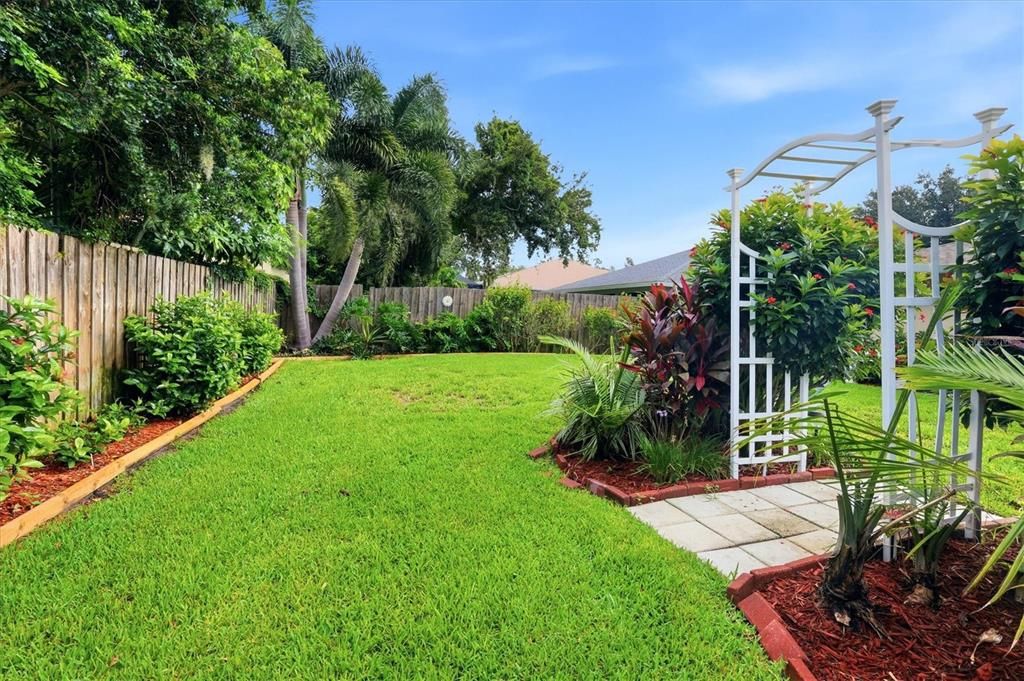 For Sale: $475,000 (3 beds, 2 baths, 1725 Square Feet)