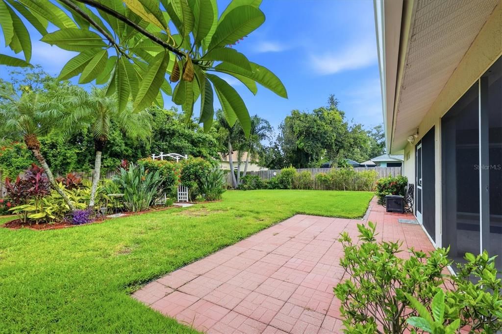 For Sale: $475,000 (3 beds, 2 baths, 1725 Square Feet)