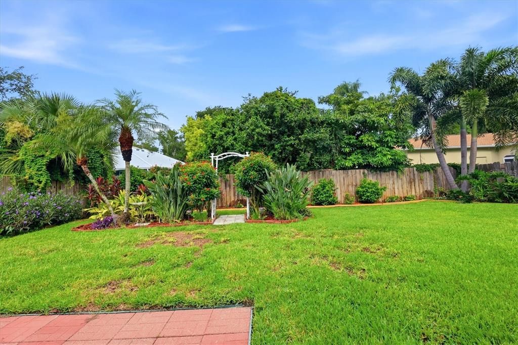 For Sale: $475,000 (3 beds, 2 baths, 1725 Square Feet)