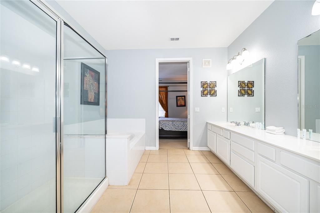 For Sale: $650,000 (3 beds, 2 baths, 2097 Square Feet)
