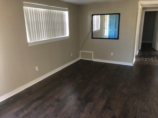 For Rent: $2,050 (3 beds, 1 baths, 1004 Square Feet)
