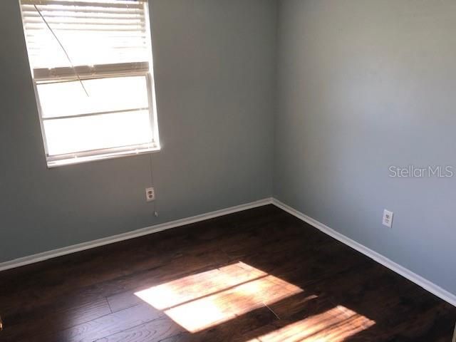 For Rent: $2,050 (3 beds, 1 baths, 1004 Square Feet)
