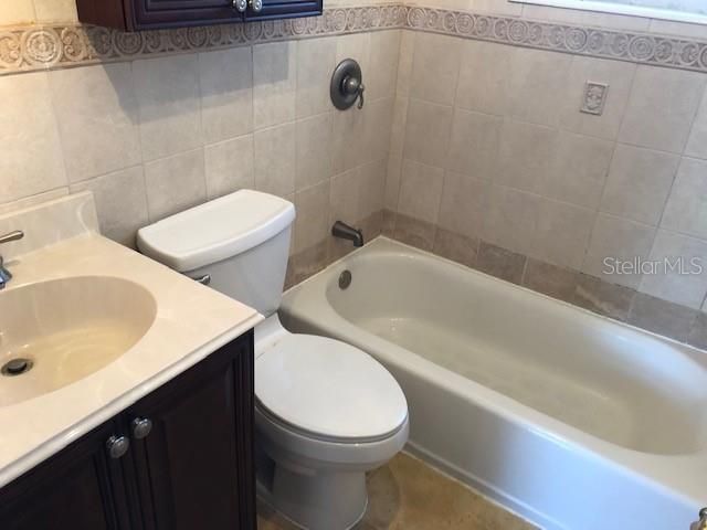 For Rent: $2,050 (3 beds, 1 baths, 1004 Square Feet)