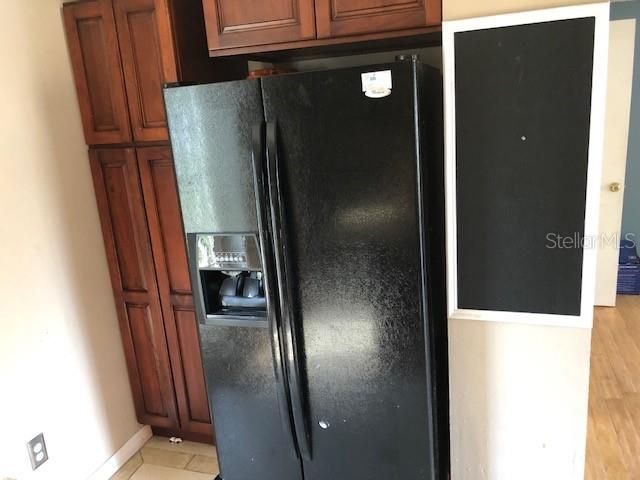 For Rent: $2,050 (3 beds, 1 baths, 1004 Square Feet)