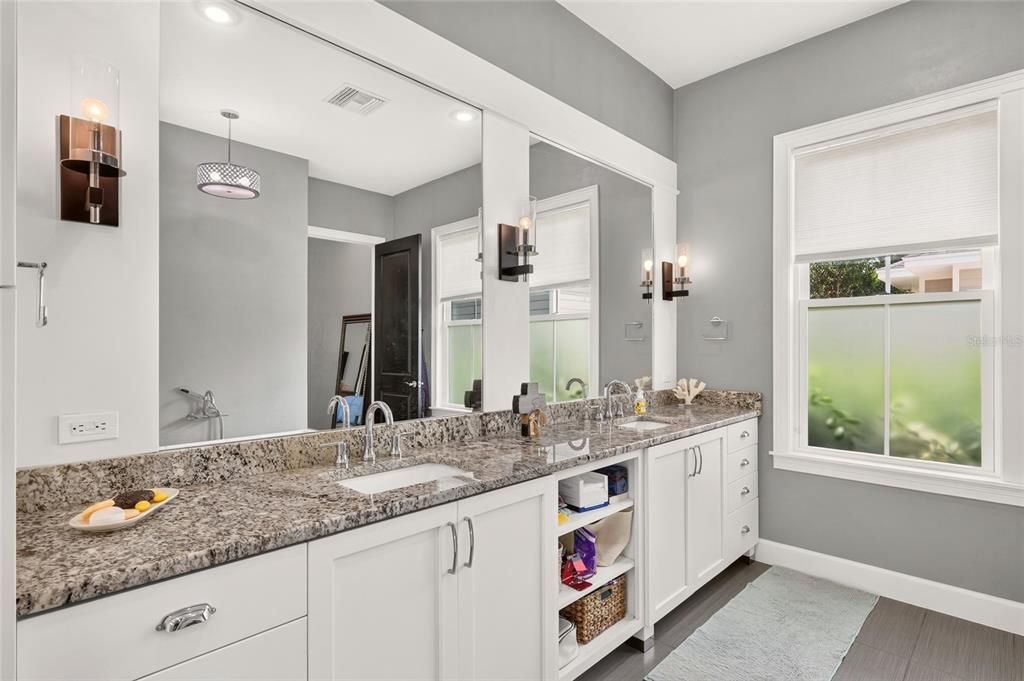 For Sale: $729,000 (4 beds, 3 baths, 2773 Square Feet)
