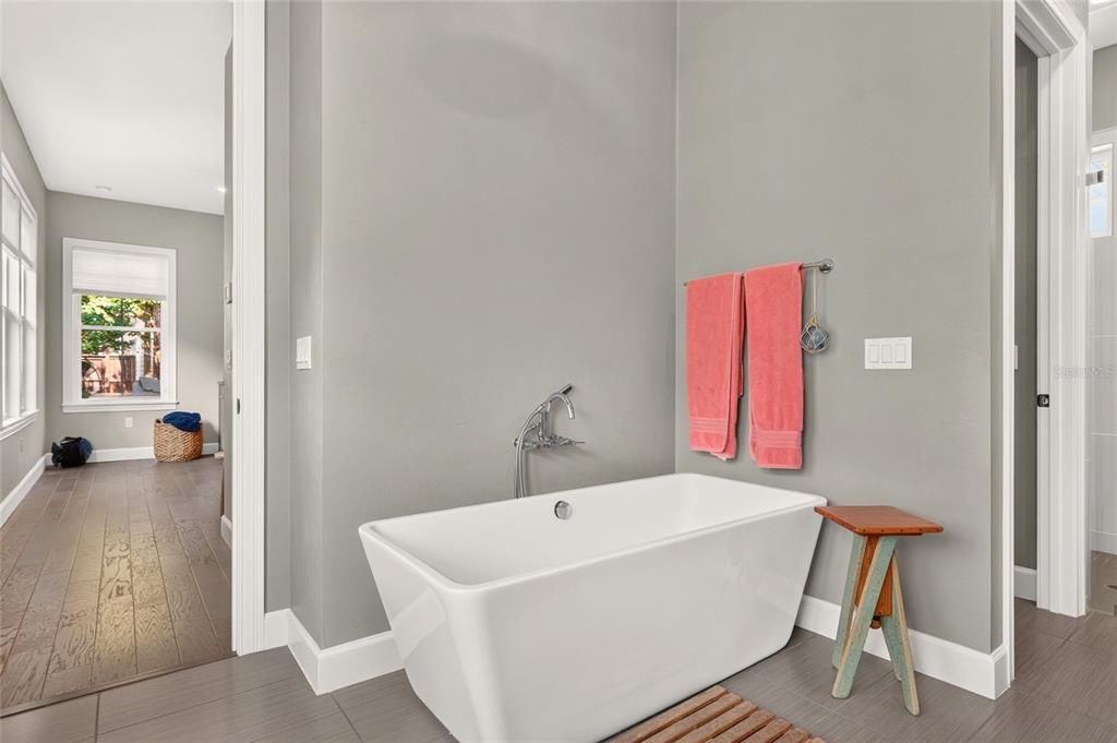 For Sale: $729,000 (4 beds, 3 baths, 2773 Square Feet)
