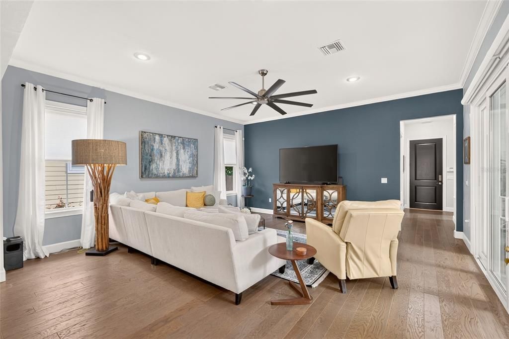 For Sale: $729,000 (4 beds, 3 baths, 2773 Square Feet)