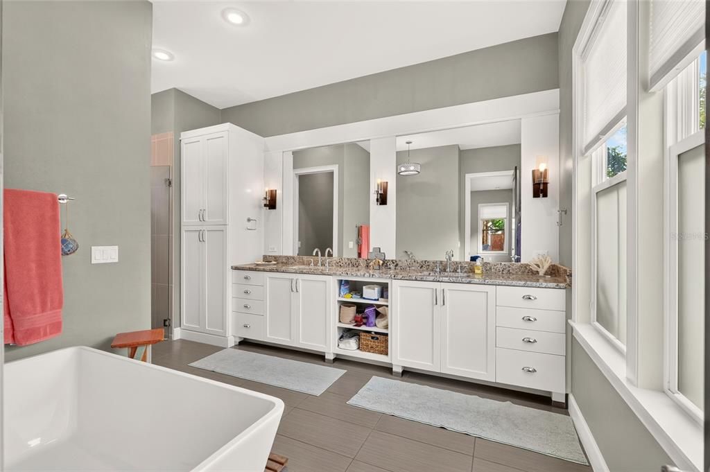 For Sale: $729,000 (4 beds, 3 baths, 2773 Square Feet)