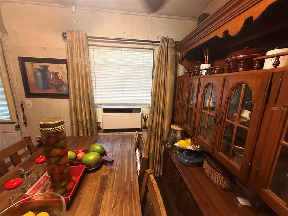For Sale: $125,000 (3 beds, 2 baths, 1288 Square Feet)
