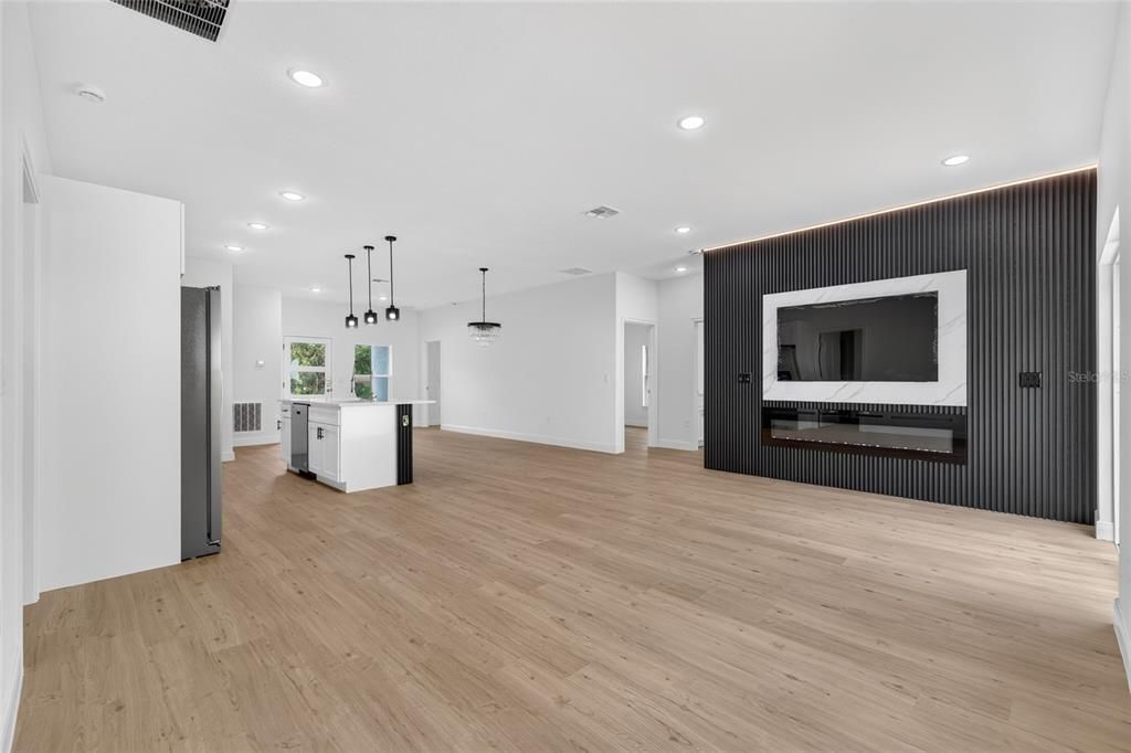For Rent: $2,250 (4 beds, 3 baths, 1865 Square Feet)