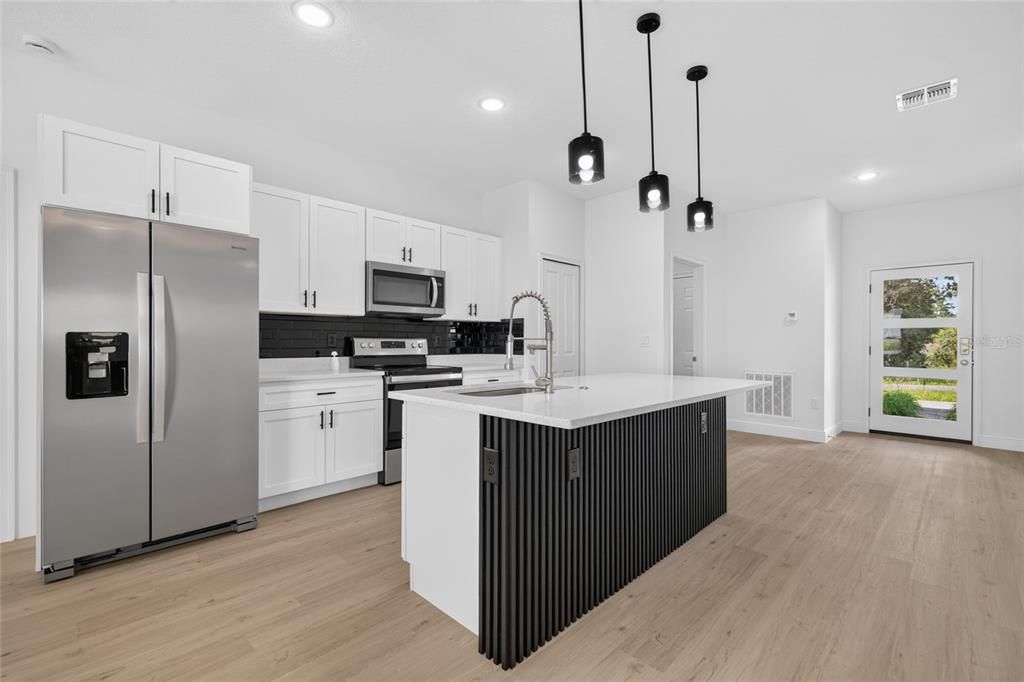 For Rent: $2,250 (4 beds, 3 baths, 1865 Square Feet)