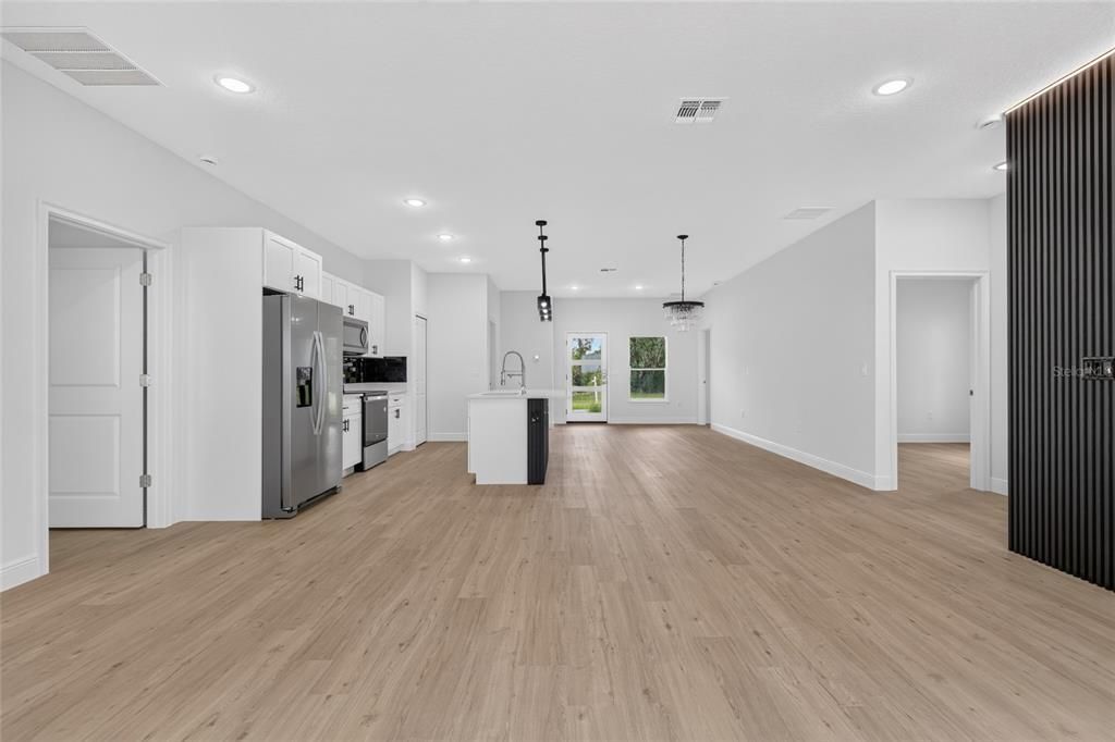 For Rent: $2,250 (4 beds, 3 baths, 1865 Square Feet)