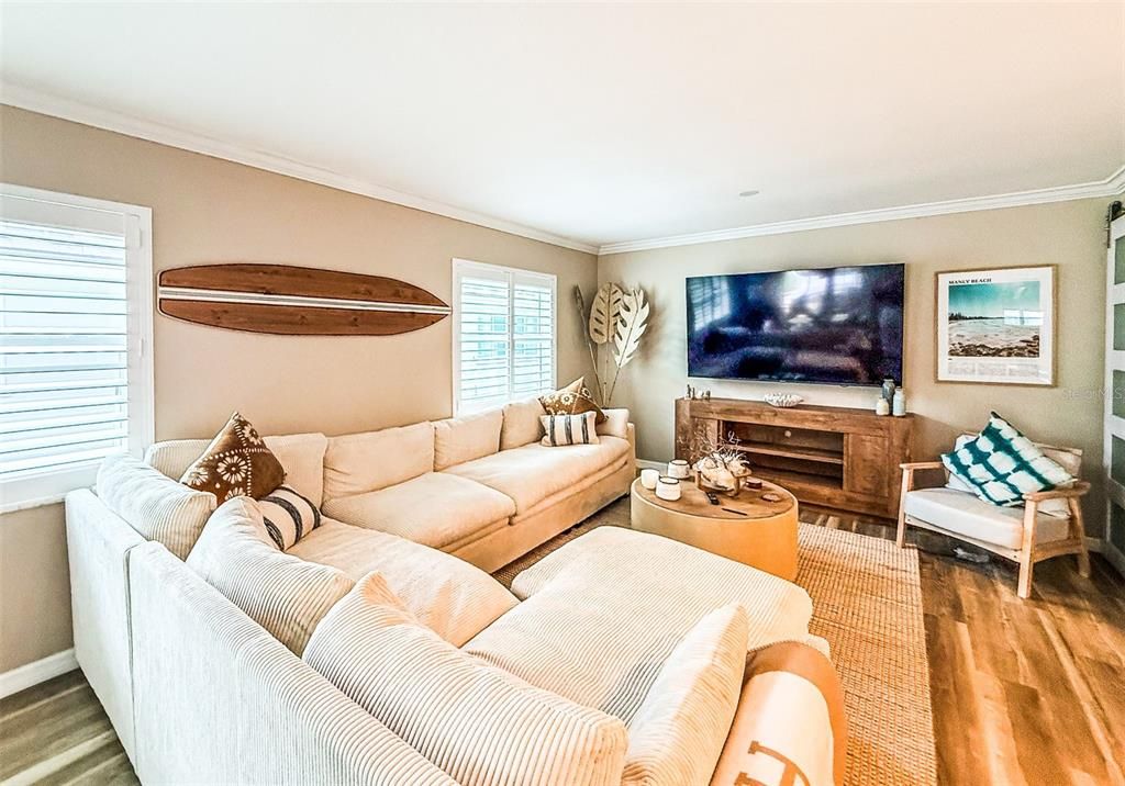 В аренду: $4,200 (2 спален, 2 ванн, 1008 Квадратных фут)
