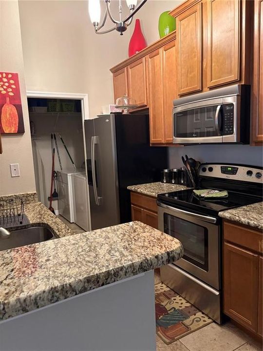 For Rent: $2,095 (2 beds, 2 baths, 899 Square Feet)