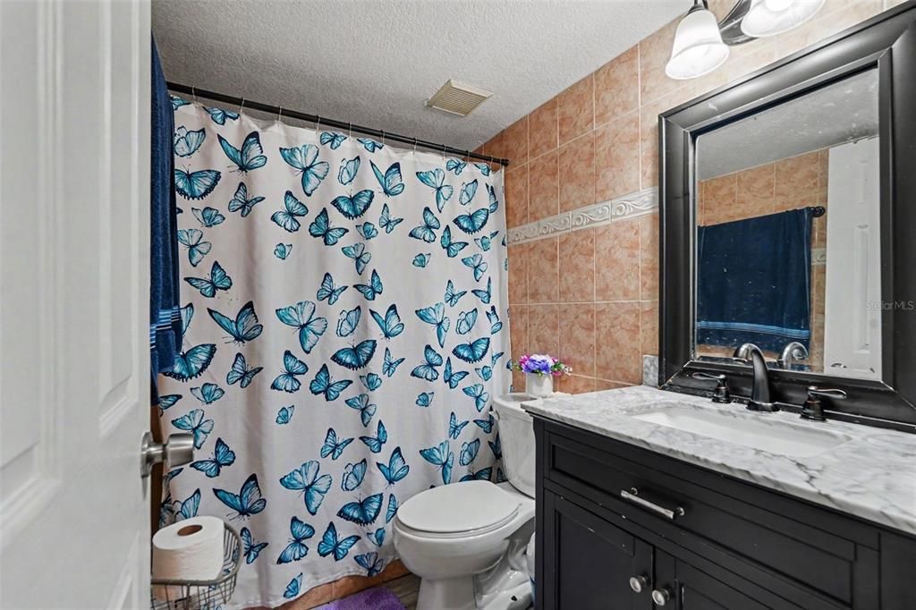 На продажу: $150,000 (2 спален, 1 ванн, 881 Квадратных фут)