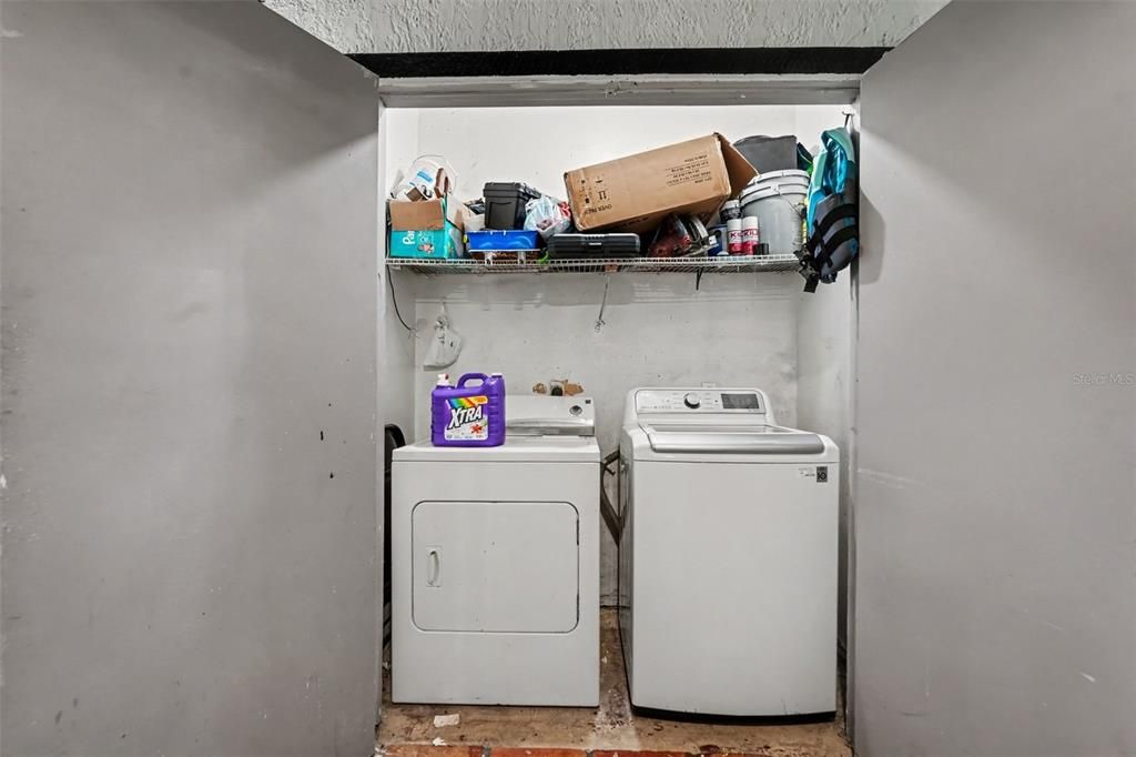 На продажу: $150,000 (2 спален, 1 ванн, 881 Квадратных фут)