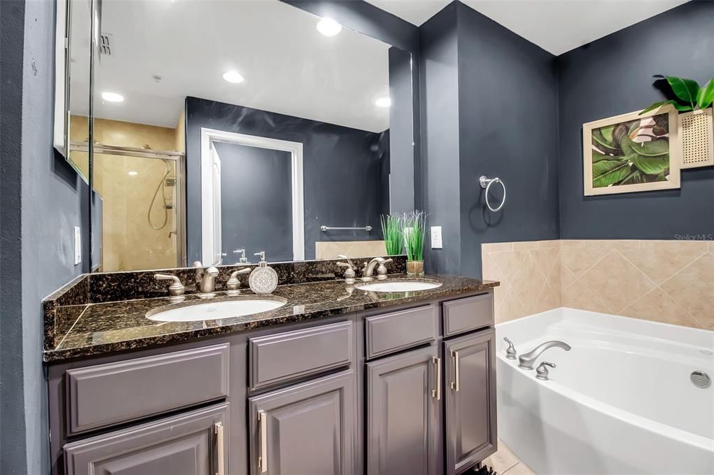 For Sale: $429,000 (2 beds, 2 baths, 1575 Square Feet)