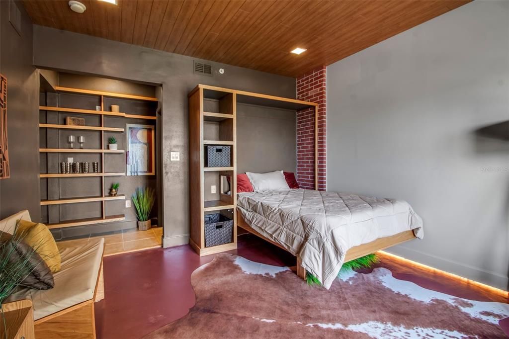 For Sale: $429,000 (2 beds, 2 baths, 1575 Square Feet)